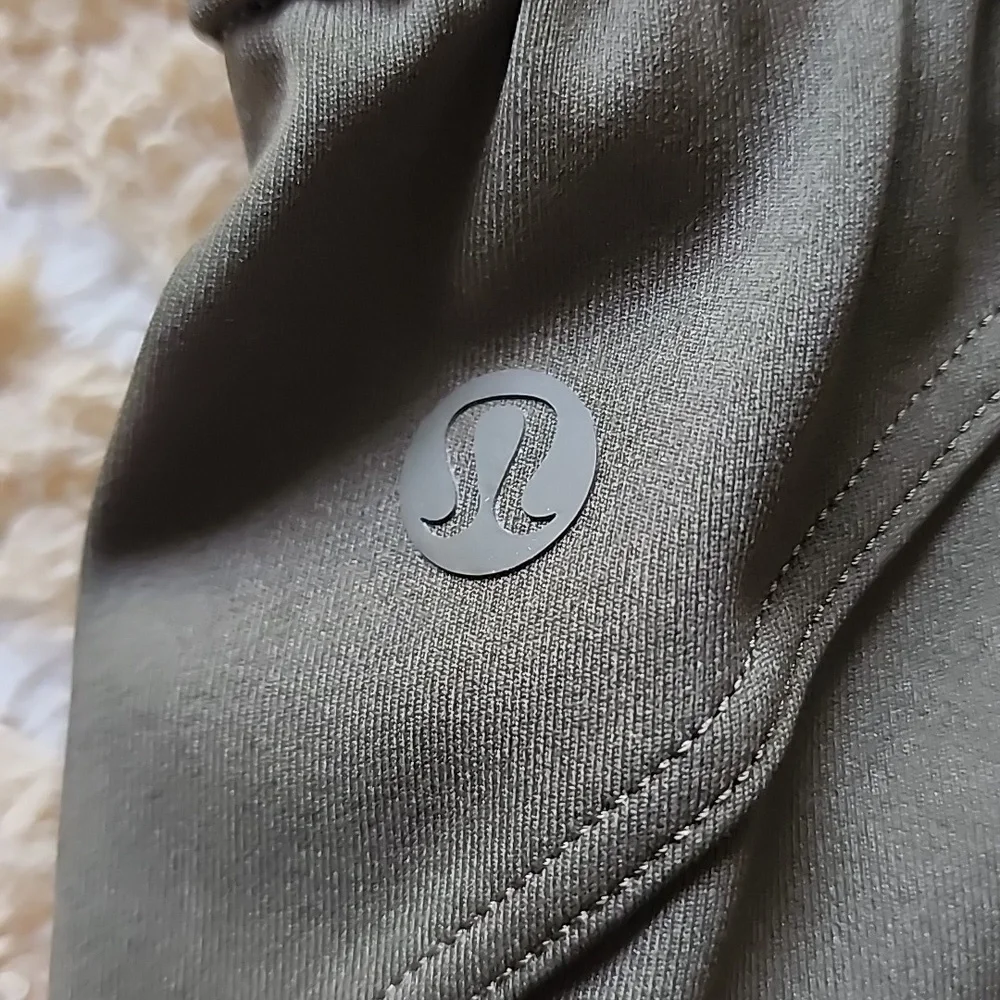 Lululemon Stetch High-Rise Jogger in Dark Olive EUC - Picture 5 of 8